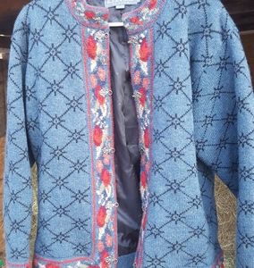 Icelandic Design woman's size L sweater
